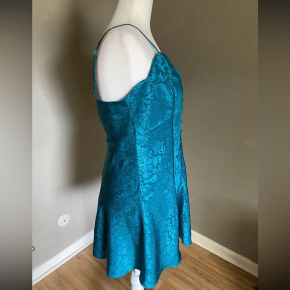 Vintage Victoria’s Secret Gold Label Emerald Nightgown - Picture 5 of 8
